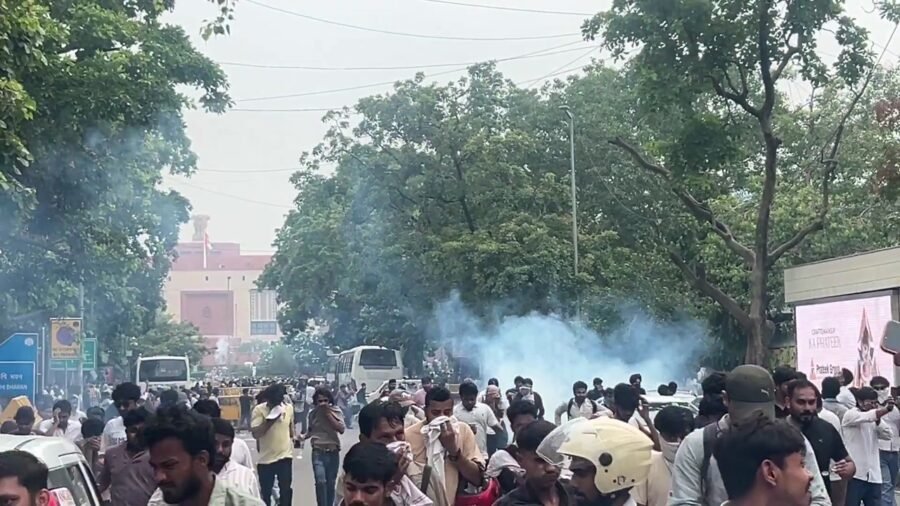 CJP के ‘संसद चलो’ मार्च पर आँसू गैस और बल प्रयोग, दिल्ली में प्रदर्शनकारियों-पुलिस के बीच टकराव