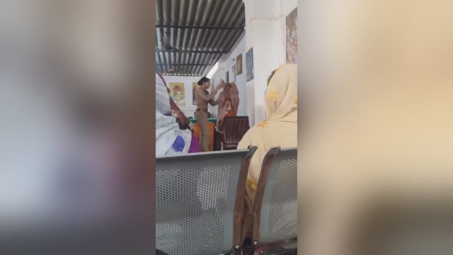 वाराणसी के चौबेपुर थाने में महिला को थप्पड़ मारती दिखी पुलिसकर्मी; वायरल वीडियो की जांच जारी